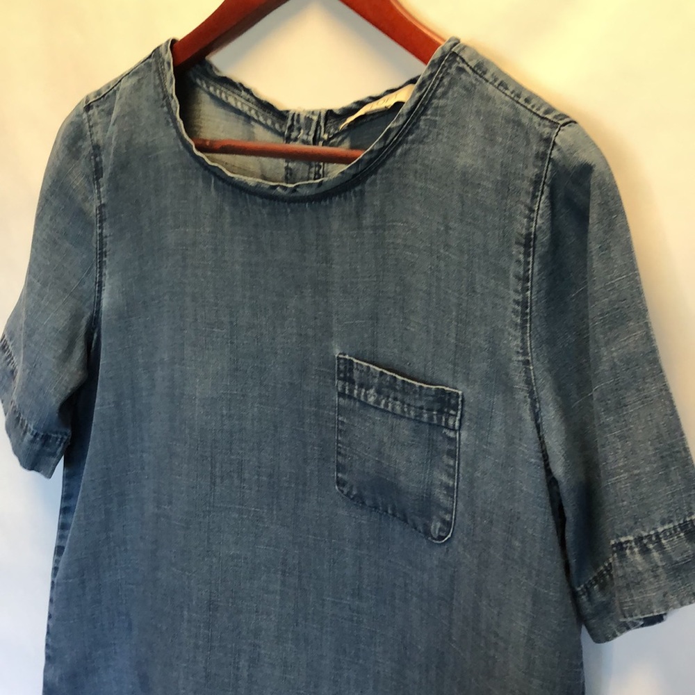 Loft Chambray Button Back Top Szs - image 3